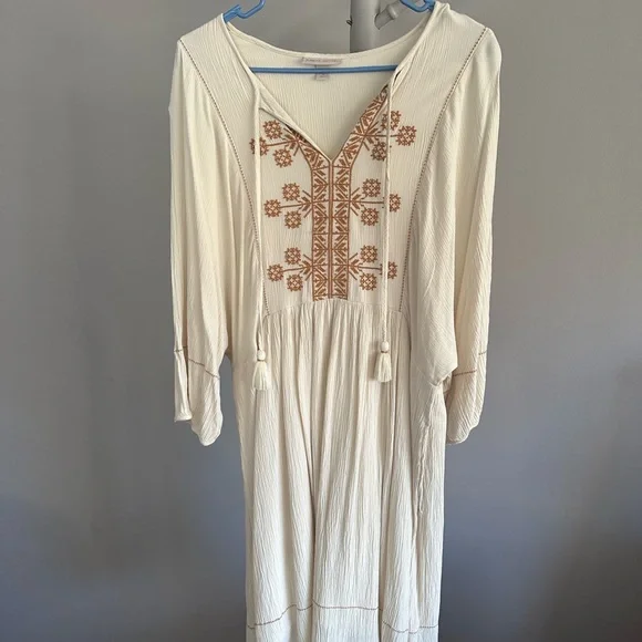 Embroidered Cream Dress - Picture 5 of 7